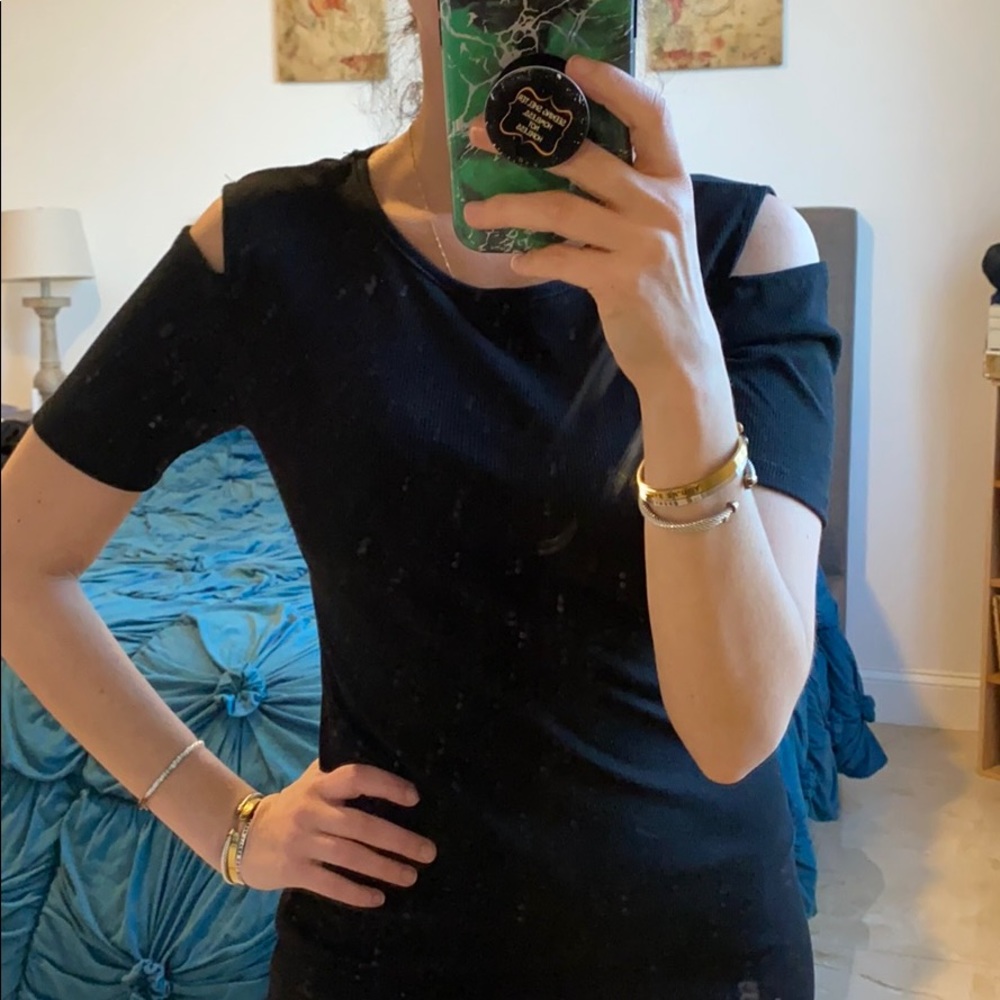 Black or green shoulder cut out dress - Picture 6 of 9